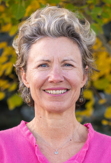 Anna Olson headshot